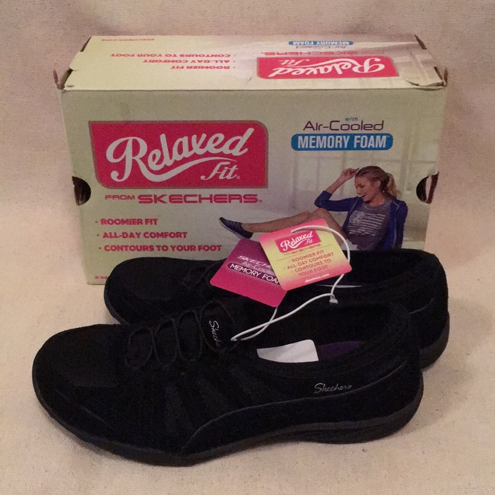 New * Skechers Women's Black Sneaker